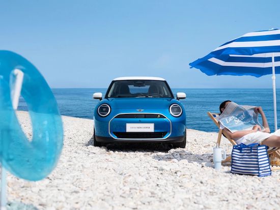 全新电动MINI Cooper“最小单位的海”限定配色上市  位置：资讯_fororder_【7】全新电动MINI Cooper“最小单位的海”限定配色浪漫